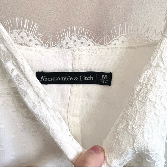 🎄Abercrombie Ivory Lace Cami - Picture 5 of 7